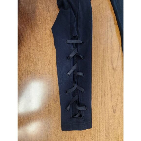 💕Puma Medium black Active Joggers Leggings with gold Puma logo and Open Sides - Picture 6 of 10